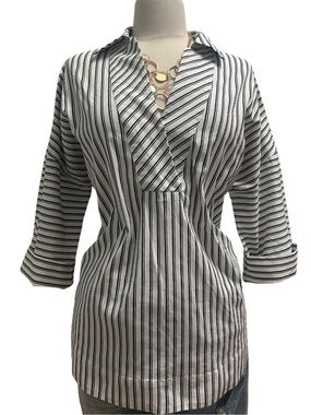 CHICO’S - WOMEN’S BLACK & WHITE STRIPED TOP